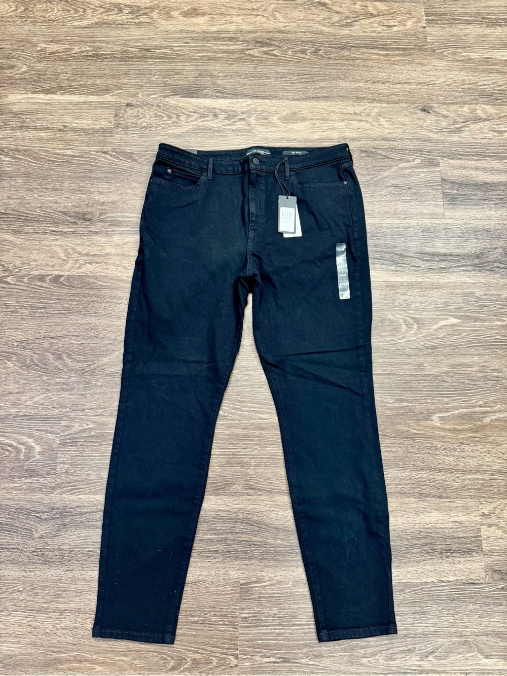 NWT GUESS 1981 Skinny High Rise Black Jeans Women’s 33x29 Stretch